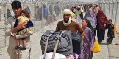 Pakistan ile Afganistan arasındaki Torkham Sınır Kapısı yeniden açıldı