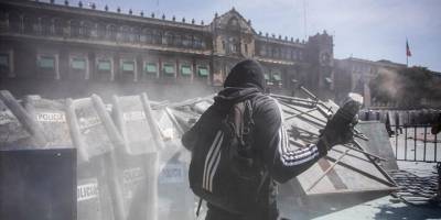 Meksika'da toplanan binlerce kişi hükümetin güvenlik politikasını protesto etti