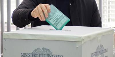 İtalya'daki bölgesel seçimlerde sağ iktidar ve sol muhalefet ellerindeki bölgeleri tuttu