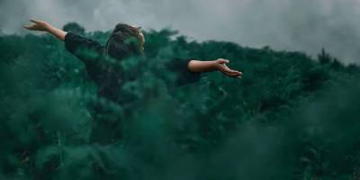 Mutluluğa hayatın yegâne amacı olarak sarılanlar gerçekten “mutlu” mu?