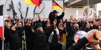 Araştırmaya göre Almanya'da "aşırı sağcı fikirler" gittikçe "ana akım" içinde de benimseniyor