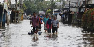 Endonezya'da şiddetli yağışların yol açtığı afetlerde ölenlerin sayısı 900'ü aştı