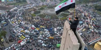 Suriye'de halk mutluyken bizlere susmak düşer