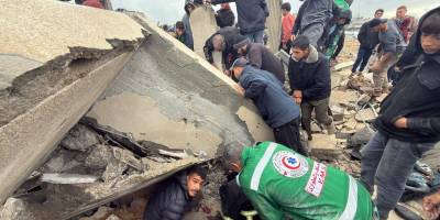 Gazze’de soğuk hava ve çadırların üzerine duvar çökmesi sonucu 9 kişi şehit oldu