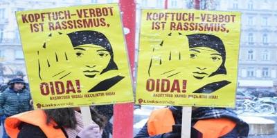 Avusturya'da okullarda 14 yaş altındakilere başörtüsünü yasaklayan tasarının parlamentodan geçmesine tepki