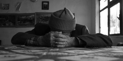 Yaşlıların görünmeyen yalnızlık duvarları