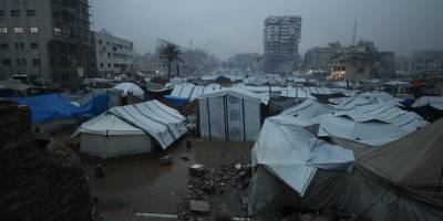 Gazze'de çadırlar su altında kaldı