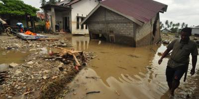 Endonezya'da şiddetli yağışların yol açtığı afetlerde ölü sayısı 1030'a yükseldi