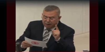 “Siz ‘Cumhuriyet Mitingleri’ne cübbeleriyle katılan, 'Ordu göreve' pankartları açan rektörlere alışkındınız"