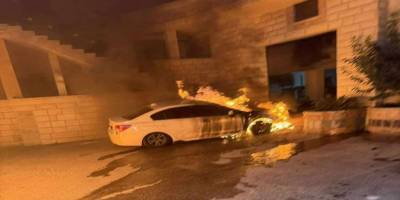 Fanatik yahudi çeteler Ramallah’ta Filistinlilerin araçlarını yaktı