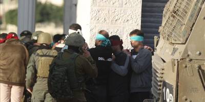 İşgal güçleri Batı Şeria’daki son baskınlarında 40 Filistinliyi tutukladı