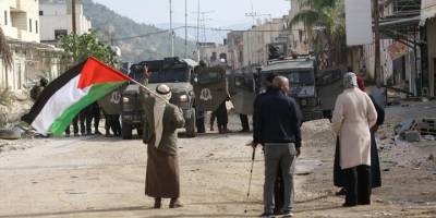 Gazze'de katil İsrail askerlerinin açtığı ateşte 3'ü çocuk 4 Filistinli yaralandı