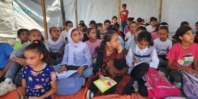 Gazze'de yokluk içinde eğitim direnişi sürüyor