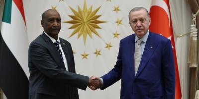 Cumhurbaşkanı Erdoğan, Sudan Egemenlik Konseyi Başkanı Burhan ile bir araya geldi