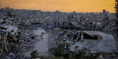 Soykırımcı İsrail ateşkese rağmen Gazze Şeridi'nin çeşitli bölgelerine saldırılar düzenledi