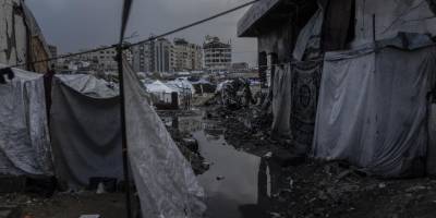 Gazze'de çadırlar su altında kaldı