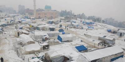 Suriye yönetimi çadır kamplarda bin ton yakacak dağıtımına başladı