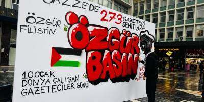 Ankara'da İsrail saldırılarında hayatını kaybeden Filistinli gazeteciler için grafitili anma
