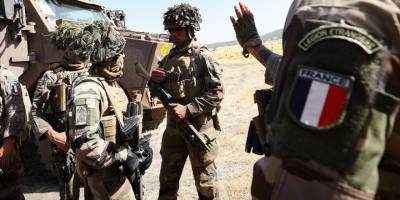 Fransa, Grönland'a asker gönderdi