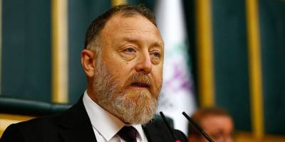 Katillerin arkasında duranları görmek istiyorsanız aynaya bakın!