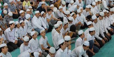 Genç kuşaklarını ihmal edenler, geleceklerini imha ederler!