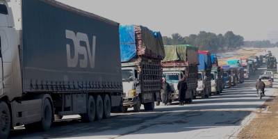 Suriye hükümeti, Ayn el-Arap'a 24 araç yardım malzemesi gönderdi