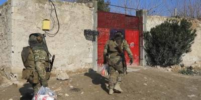 Suriye ordusu, Münbiç’in köylerine yardım dağıttı