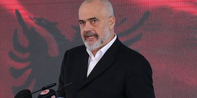 Edi Rama'dan katil Netanyahu'ya rezalet övgü!