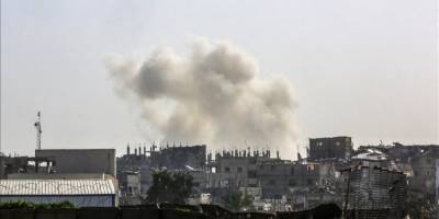 İşgalci İsrail, Gazze'nin kuzey ve güneyine hava ve kara saldırılarına devam ediyor