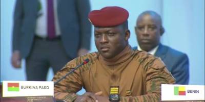 Burkina Faso’da askeri yönetim siyaseti tasfiye etti