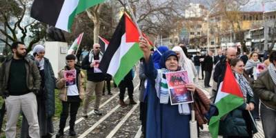 Arnavutluk'ta başbakan Edi Rama'nın İsrail ziyareti protesto edildi