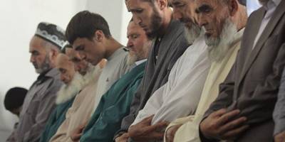 Tacikistan'da hac yolculuğunu anlatan öğretmenlerin görevleri kısıtlandı