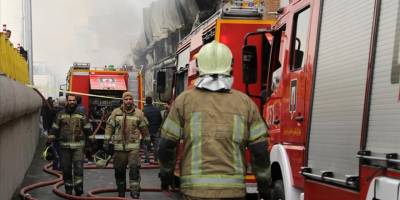 İran'da bir helikopter sebze-meyve haline düştü