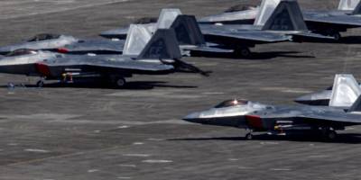 ABD'ye ait 12 adet F-22 savaş uçağı İsrail'de bir askeri üsse iniş yaptı