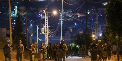 İşgalciler Batı Şeria’da birçok şehir ve kasabaya baskın düzenledi