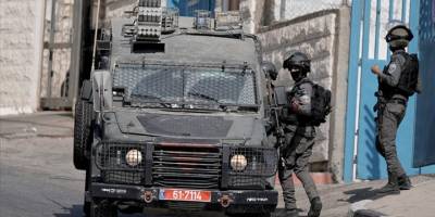 İşgalci İsrail, Batı Şeria'da ikisi kadın 40 Filistinliyi gözaltına aldı
