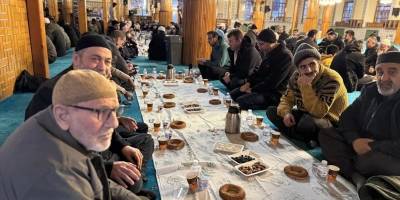 Konya’da tarihi camide 'Ümmet İftarı' geleneği yaşatılıyor