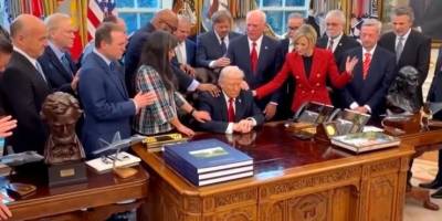 Trump dönemi ile değişen modern dua tiyatrosu