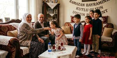 Bayramı kimlik kavgasına çevirenler ne kazanıyor?