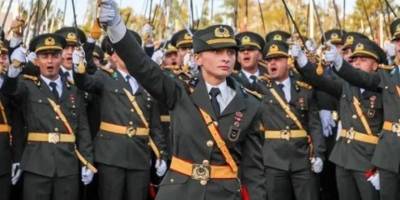 TSK'den ihraç edien Teğmen Ebru Eroğlu'nun iade davasında karar çıktı