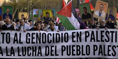 Londra'da yüz binlerce kişi, Filistin'e destek ve aşırı sağ karşıtı yürüyüşlere katıldı