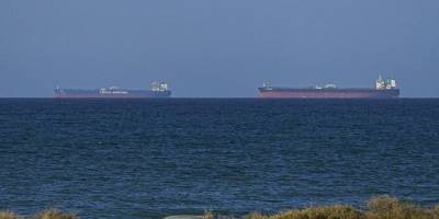 Trump, İran'ın Hürmüz Boğazı'ndan geçen gemilerden geçiş ücreti almaması gerektiğini söyledi.