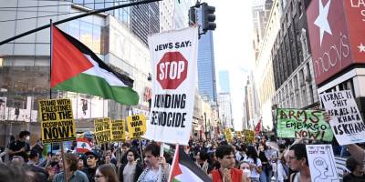 New York'ta İsrail'e silah satışına karşı düzenlenen eylemde 100 kişi gözaltına alındı