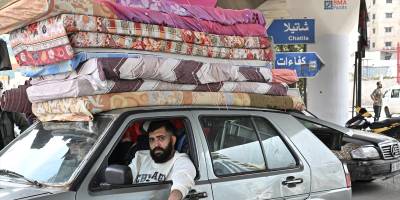 Beyrut'ta İsrail'in saldırılarıyla yerinden edilenler, ateşkesin ardından evlerine dönmeye başladı
