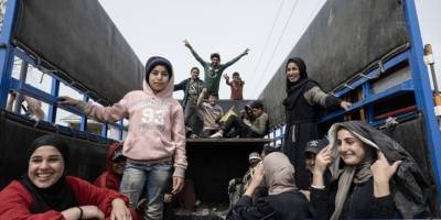 Lübnanlıların ateşkesle birlikte ülkenin güneyindeki evlerine dönüşü sürüyor