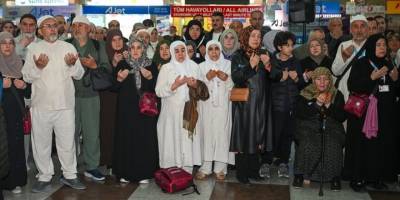 Ankara'dan ilk hac kafilesi dualarla uğurlandı