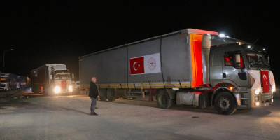 Türkiye'den İran'a 6 tırlık tıbbi yardım yola çıkıyor