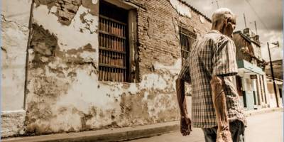 Küba'nın askeri müdahaleye değil yardıma ihtiyacı var 