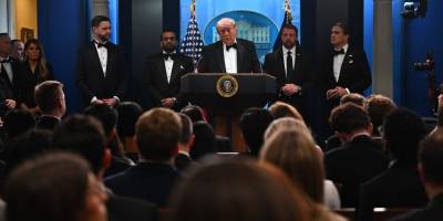 Trump'ın katıldığı basın yemeğine silahlı saldırı yapıldı