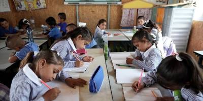 Dünya Filistin UNRWA, mali kriz nedeniyle Batı Şeria'daki okullarda haftalık eğitimi 4 güne düşürdü